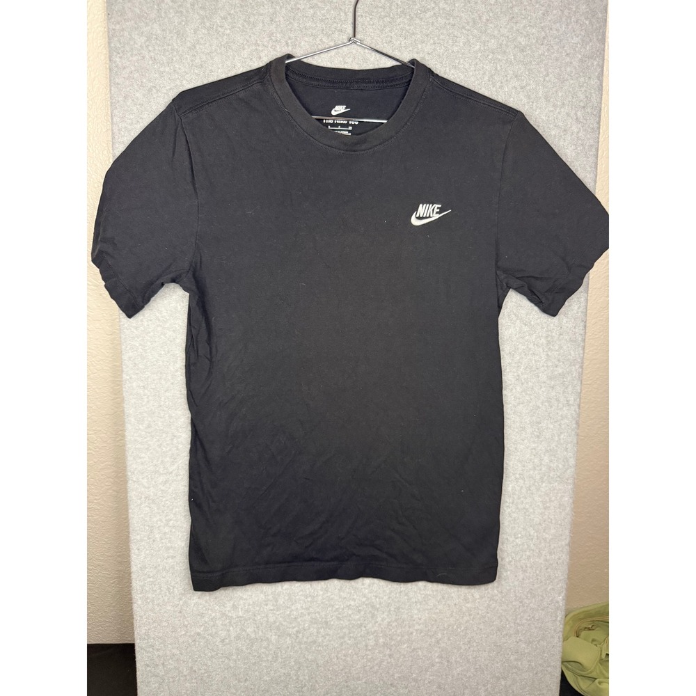 Nike Sportswear Embroidered Futura Logo Black T-Shirt Mens Small AR5004-010
